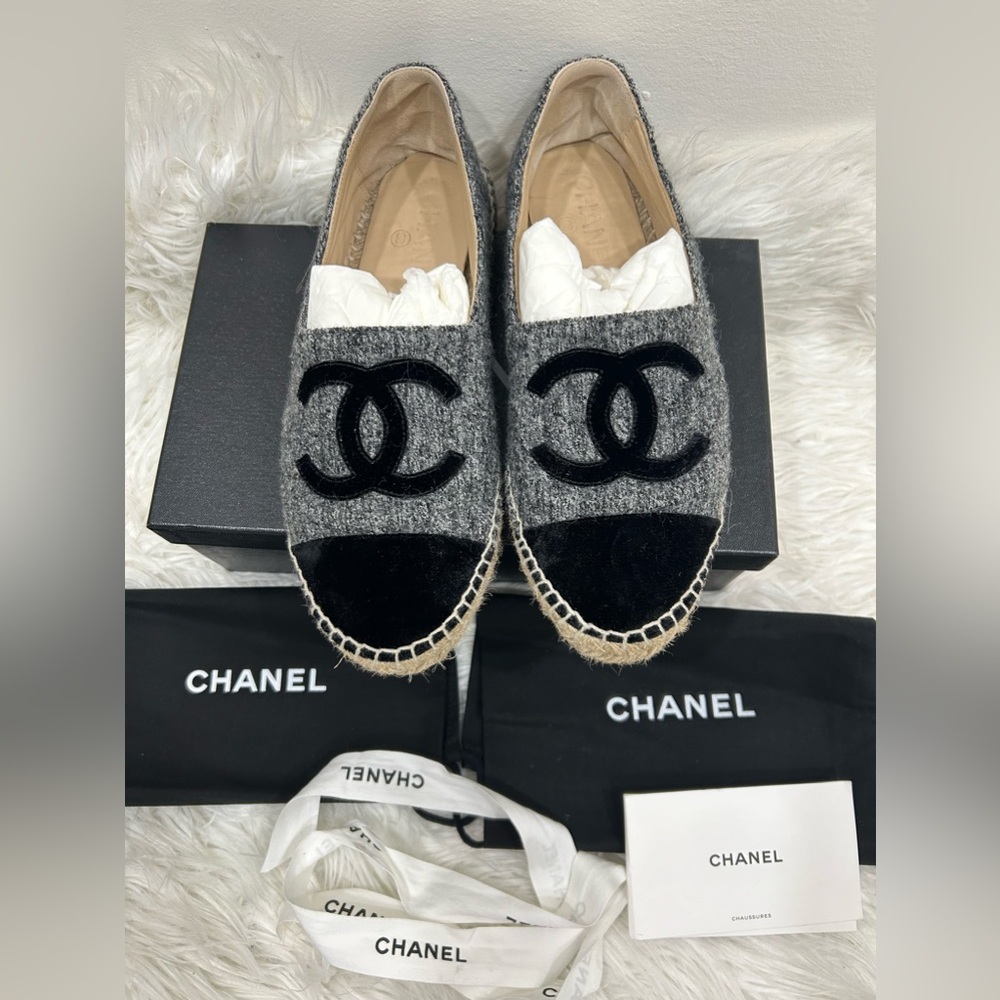 Chanel flat use very good condition